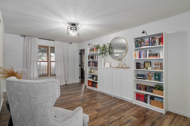 4571 S Park Avenue, Springfield, MO 65810
