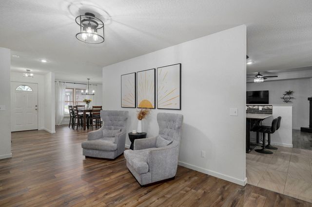 4571 S Park Avenue, Springfield, MO 65810