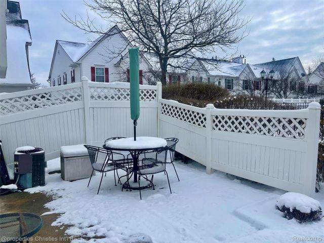 22254 Cape Cod Way, Farmington Hills, MI 48336