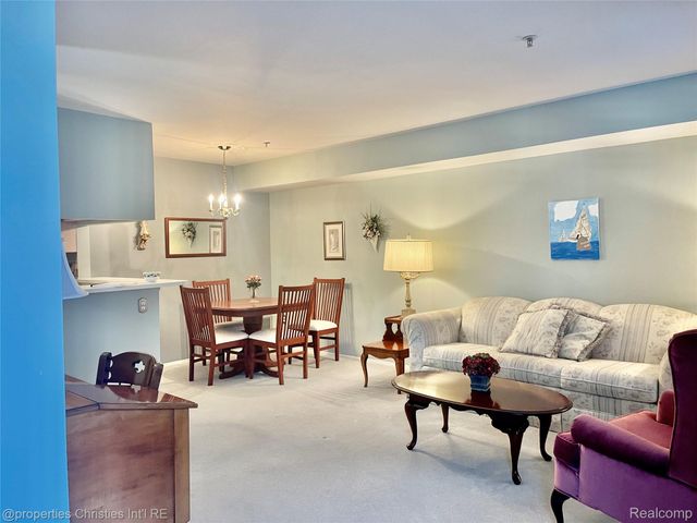 22254 Cape Cod Way, Farmington Hills, MI 48336