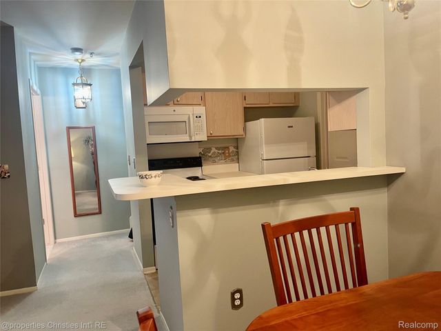 22254 Cape Cod Way, Farmington Hills, MI 48336