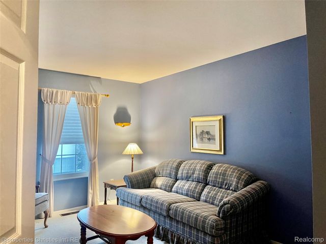 22254 Cape Cod Way, Farmington Hills, MI 48336