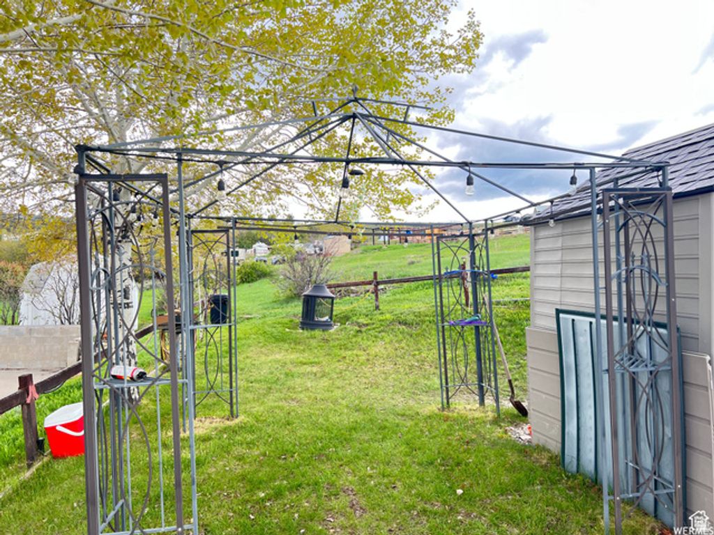 Image 6 of property listing at 994 BEAR LN # 163, Fish Haven, ID 83287