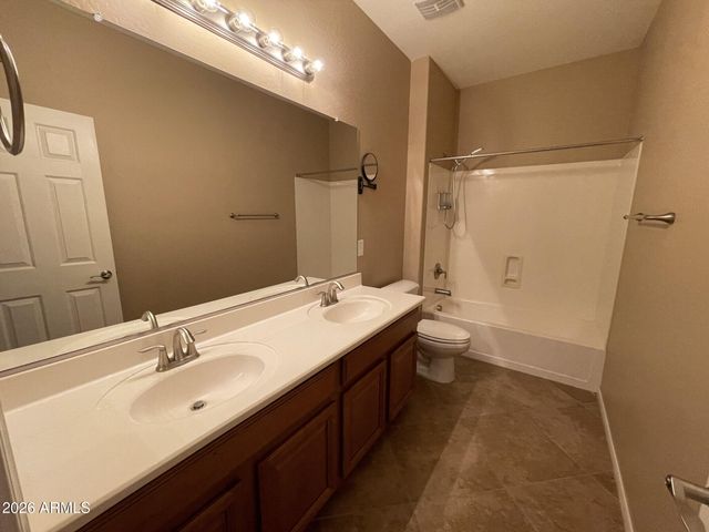 668 W STANLEY Avenue, Queen Creek, AZ 85140