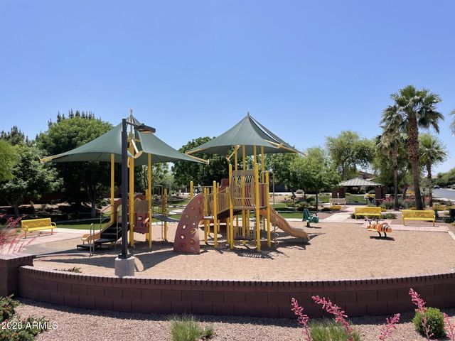 668 W STANLEY Avenue, Queen Creek, AZ 85140