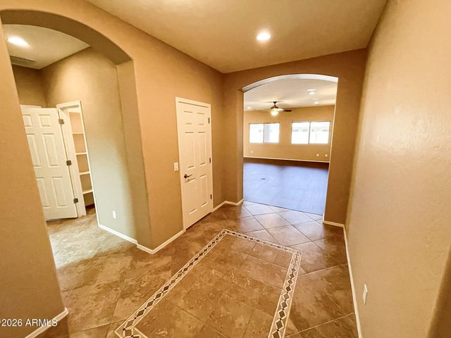 668 W STANLEY Avenue, Queen Creek, AZ 85140