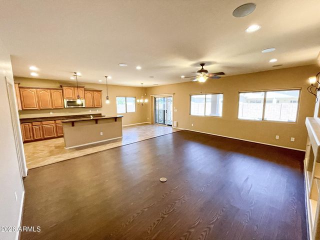 668 W STANLEY Avenue, Queen Creek, AZ 85140