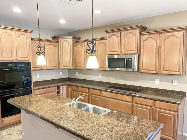 668 W STANLEY Avenue, Queen Creek, AZ 85140