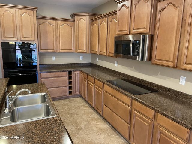 668 W STANLEY Avenue, Queen Creek, AZ 85140
