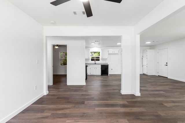 324 S Center Street, Conway, AR 72034