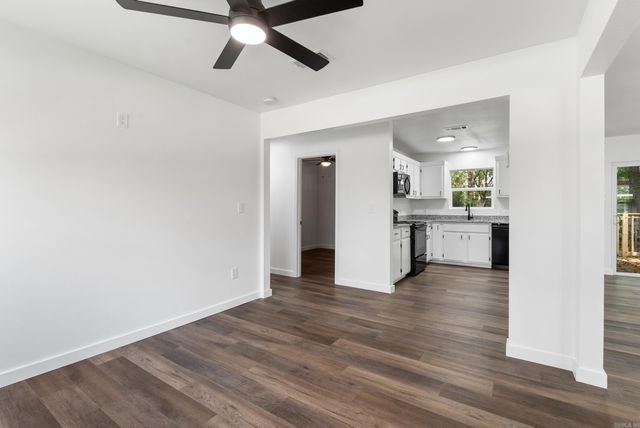 324 S Center Street, Conway, AR 72034