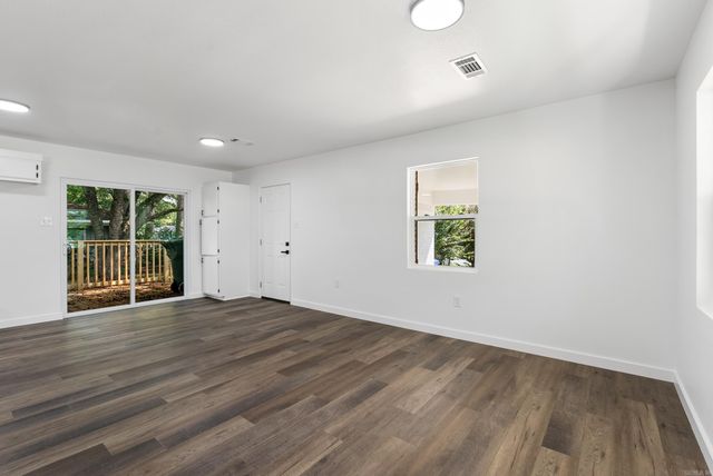 324 S Center Street, Conway, AR 72034