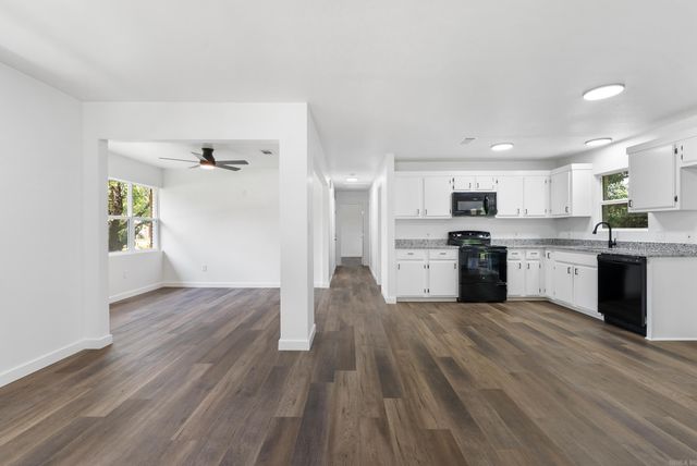 324 S Center Street, Conway, AR 72034