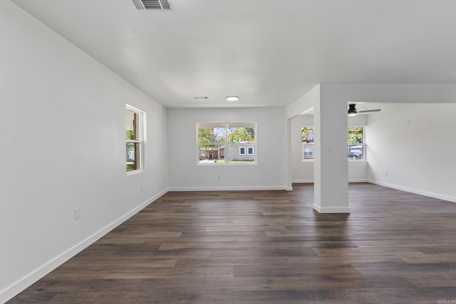 324 S Center Street, Conway, AR 72034