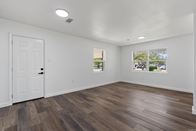 324 S Center Street, Conway, AR 72034