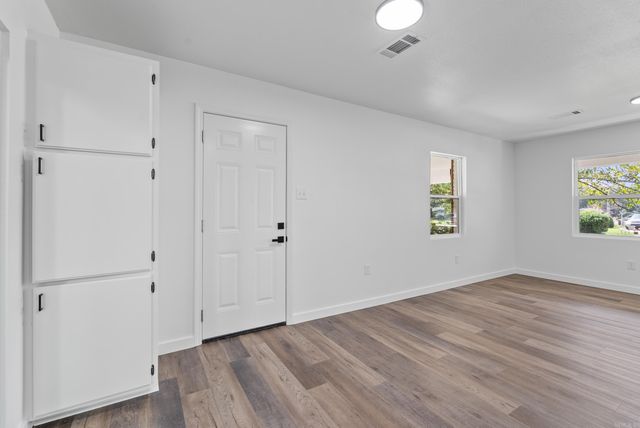 324 S Center Street, Conway, AR 72034