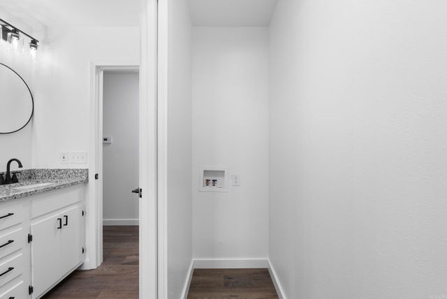 324 S Center Street, Conway, AR 72034