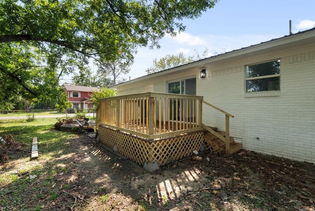 324 S Center Street, Conway, AR 72034