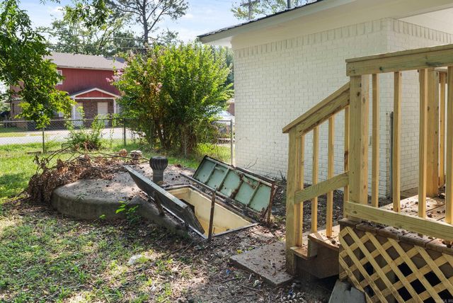 324 S Center Street, Conway, AR 72034