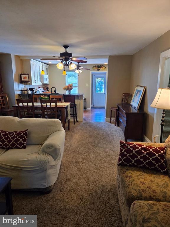 204 MEDIA LINE RD, Newtown Square, PA 19073