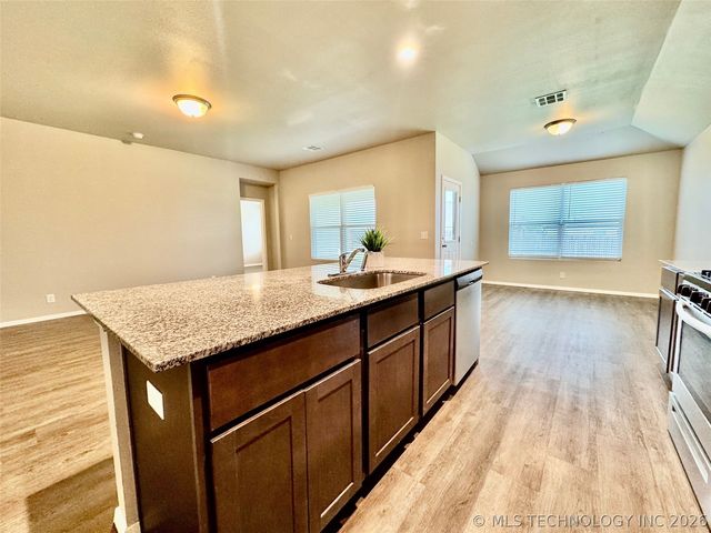 1014 Raven Drive, Claremore, OK 74019