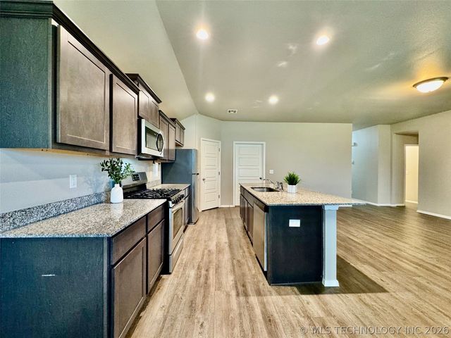 1014 Raven Drive, Claremore, OK 74019