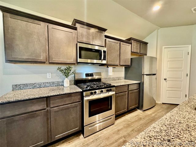 1014 Raven Drive, Claremore, OK 74019