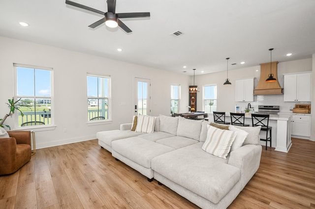 2527 103rd Street, Galveston, TX 77554