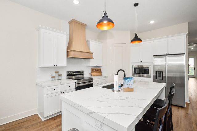2527 103rd Street, Galveston, TX 77554