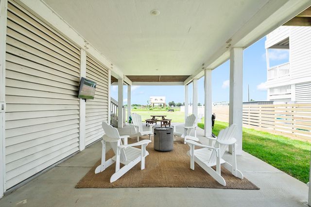 2527 103rd Street, Galveston, TX 77554