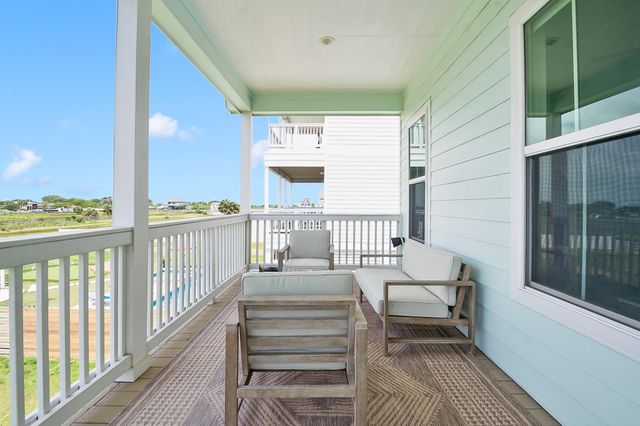 2527 103rd Street, Galveston, TX 77554