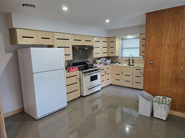 6414 Neff Street, Houston, TX 77074