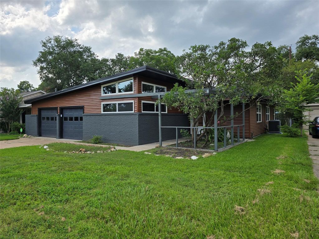 6414 Neff Street, Houston, TX 77074