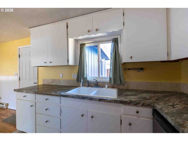 6977 Se SNIDER Ave, Milwaukie, OR 97222