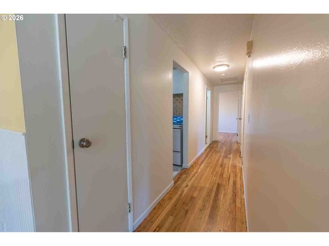 6977 Se SNIDER Ave, Milwaukie, OR 97222