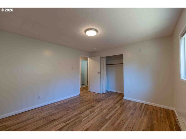 6977 Se SNIDER Ave, Milwaukie, OR 97222