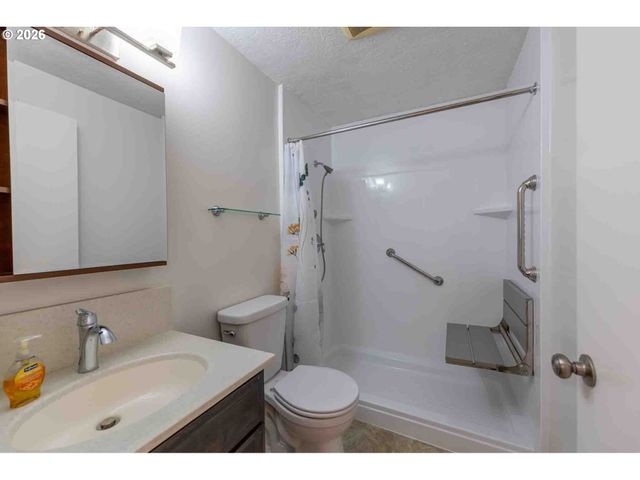 6977 Se SNIDER Ave, Milwaukie, OR 97222