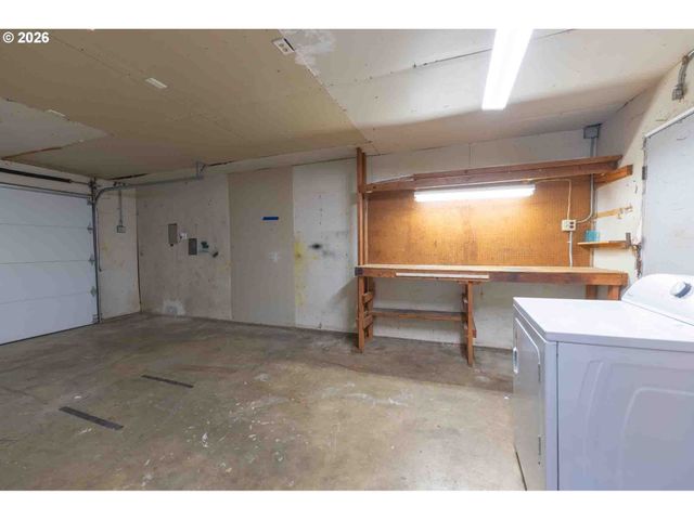 6977 Se SNIDER Ave, Milwaukie, OR 97222