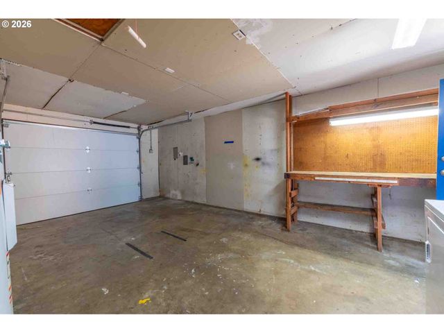 6977 Se SNIDER Ave, Milwaukie, OR 97222