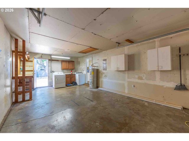6977 Se SNIDER Ave, Milwaukie, OR 97222