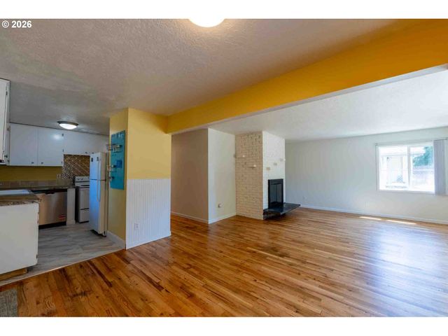 6977 Se SNIDER Ave, Milwaukie, OR 97222