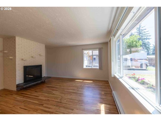 6977 Se SNIDER Ave, Milwaukie, OR 97222