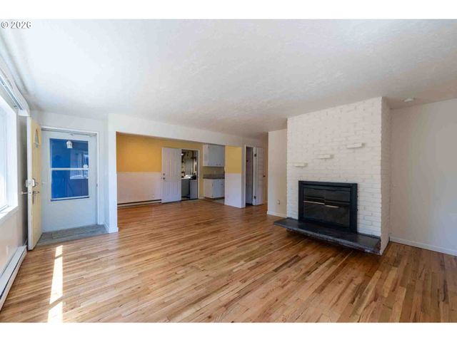 6977 Se SNIDER Ave, Milwaukie, OR 97222