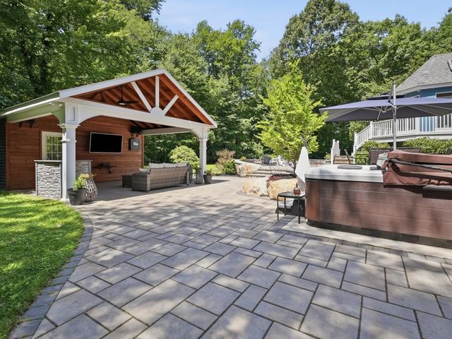 3 Indian Ridge Road, Atkinson, NH 03811