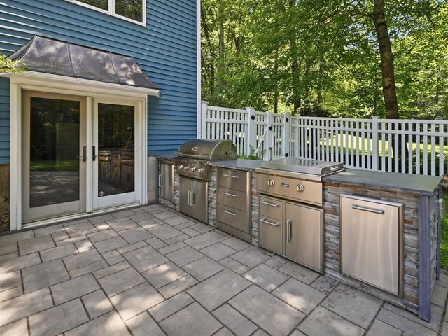 3 Indian Ridge Road, Atkinson, NH 03811