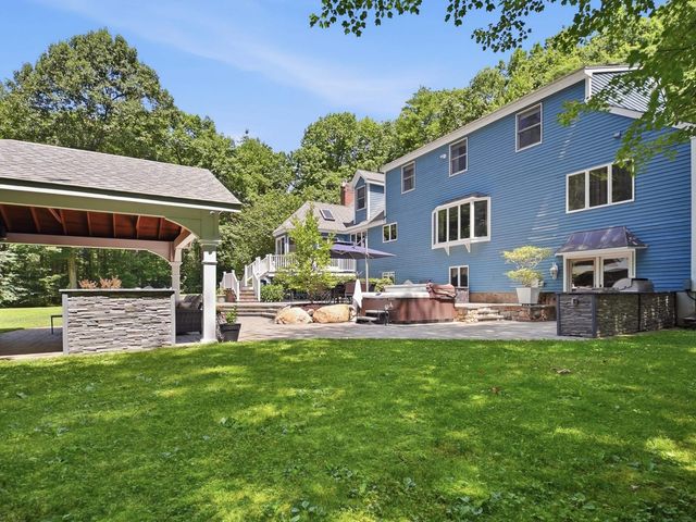 3 Indian Ridge Road, Atkinson, NH 03811