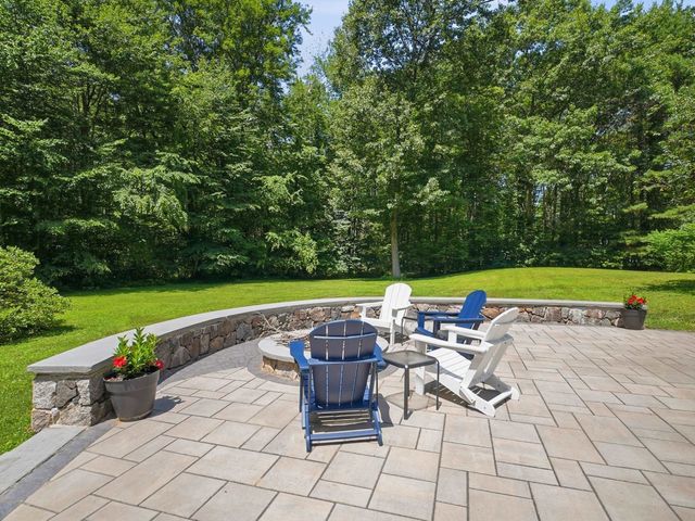 3 Indian Ridge Road, Atkinson, NH 03811