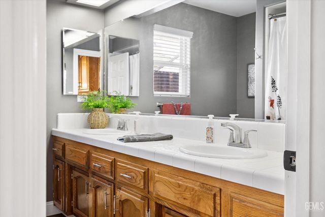 13620 Table Rock Avenue, Bakersfield, CA 93314