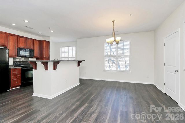 1654 Walnut View Drive, Charlotte, NC 28208