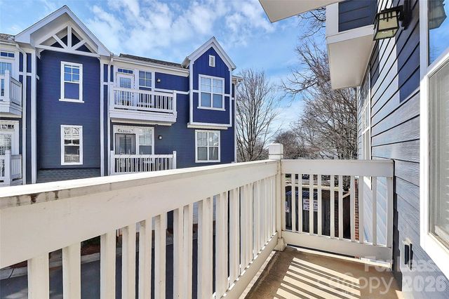 1654 Walnut View Drive, Charlotte, NC 28208